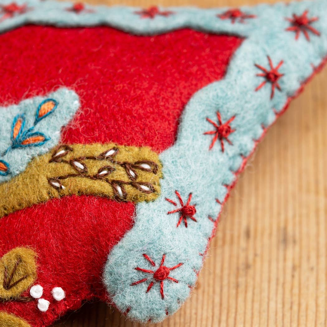 Folk Birdhouse Felt Craft Mini Kit - Corinne Lappiere