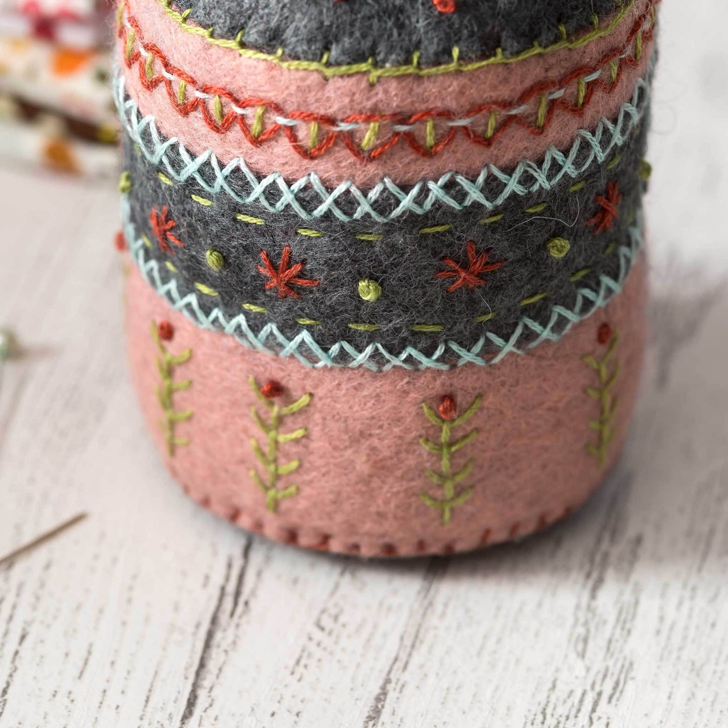 Pincushion Felt Craft Mini Kit - Corinne Lapierre