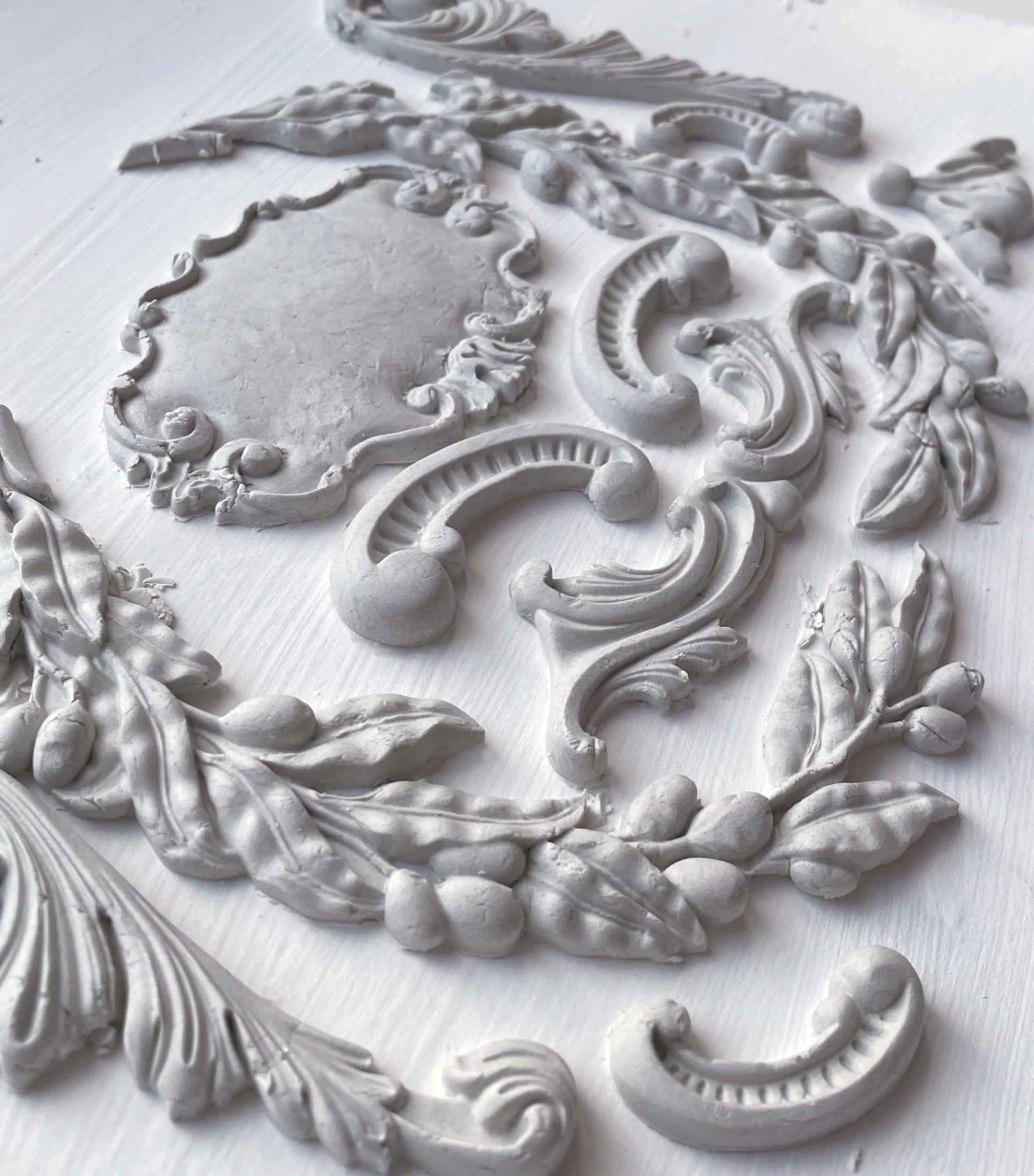 Olive Crest Mould by IOD - Iron Orchid Designs