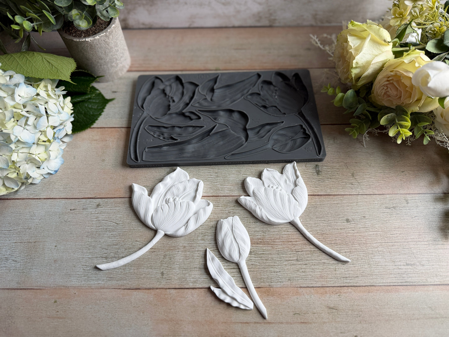 Tulips Mould by IOD - Iron Orchid Designs