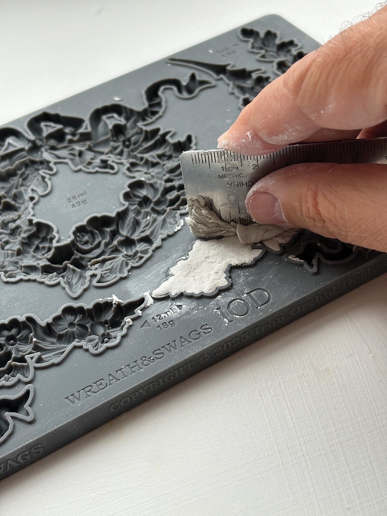 Wreaths and Swags Mould by IOD - Iron Orchid Designs