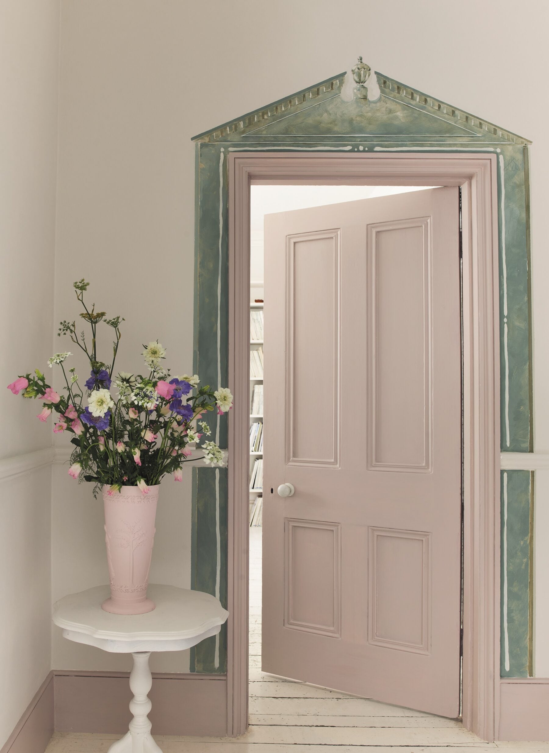 Pale Pink - Pointe Silk - Annie Sloan Satin Paint