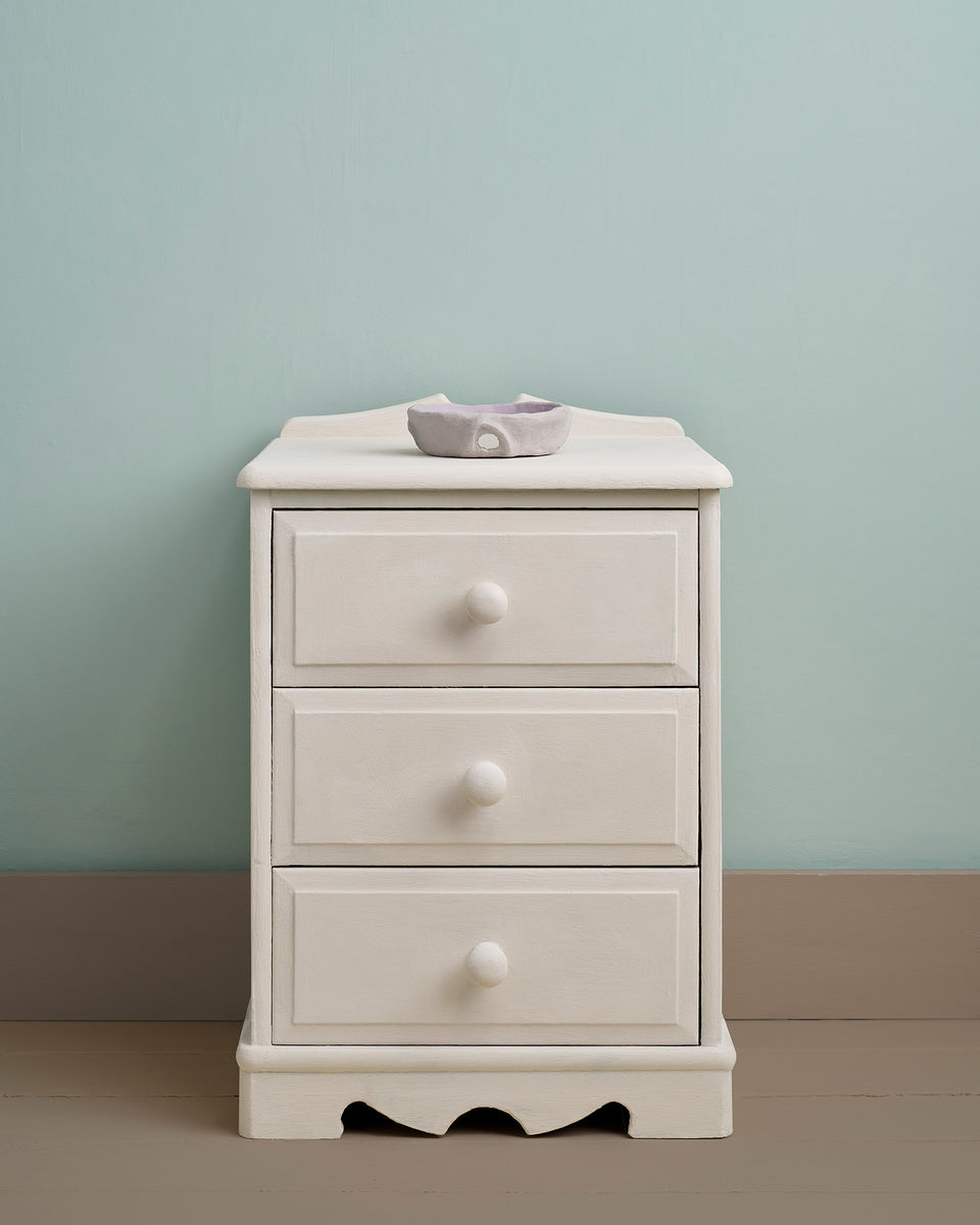 Soft White - Rococo White - Annie Sloan – Thirteen Furniture Company Ltd.