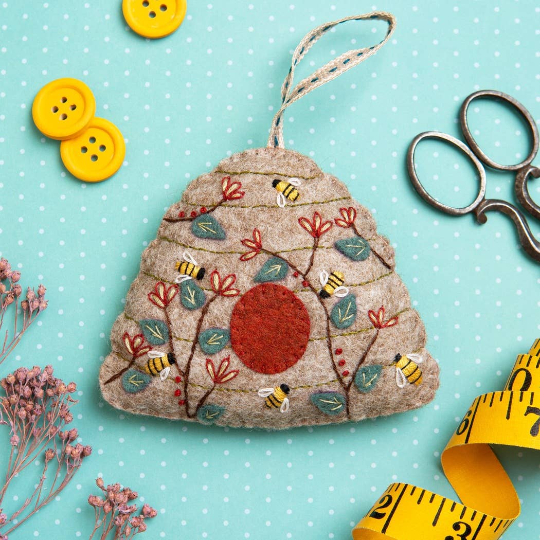 Beehive Felt Craft Mini Kit - Corinne Lapierre
