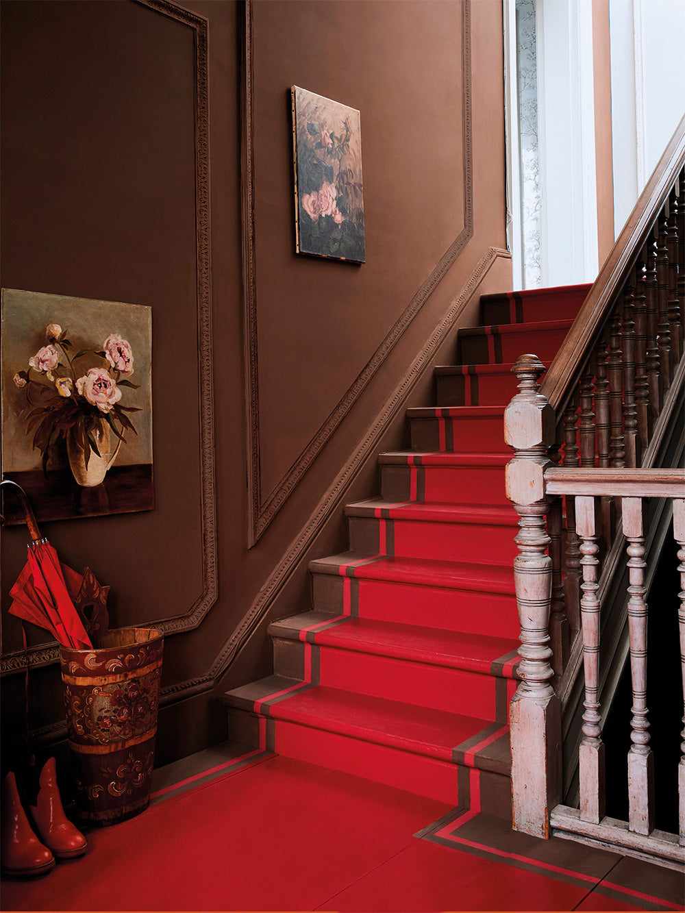 Bright Red Chalk Paint - Emporer's Silk - Annie Sloan 