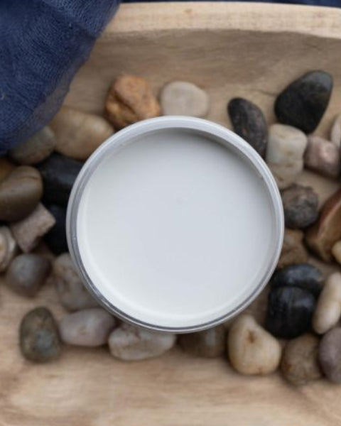 Dixie Belle Silk Glacier paint