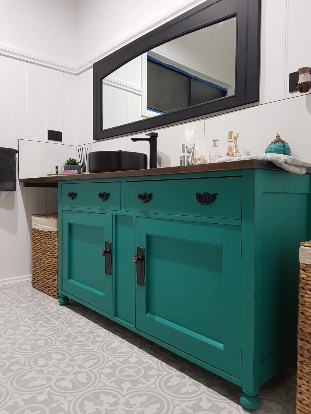 Roaring Twenties, Turquoise Mineral Paint for Furniture, MINT by Michelle